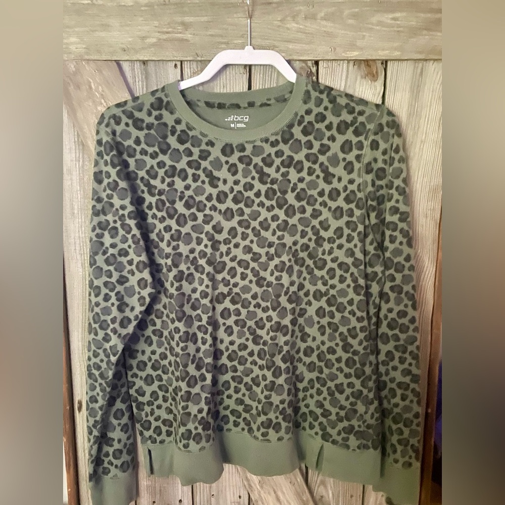 BCG Olive Leopard Pattern Sweatshirt